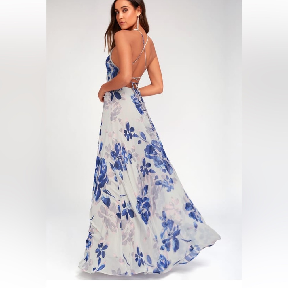 NWT LuLu’s All I Need Grey Floral Print Lace-Up Maxi Dress